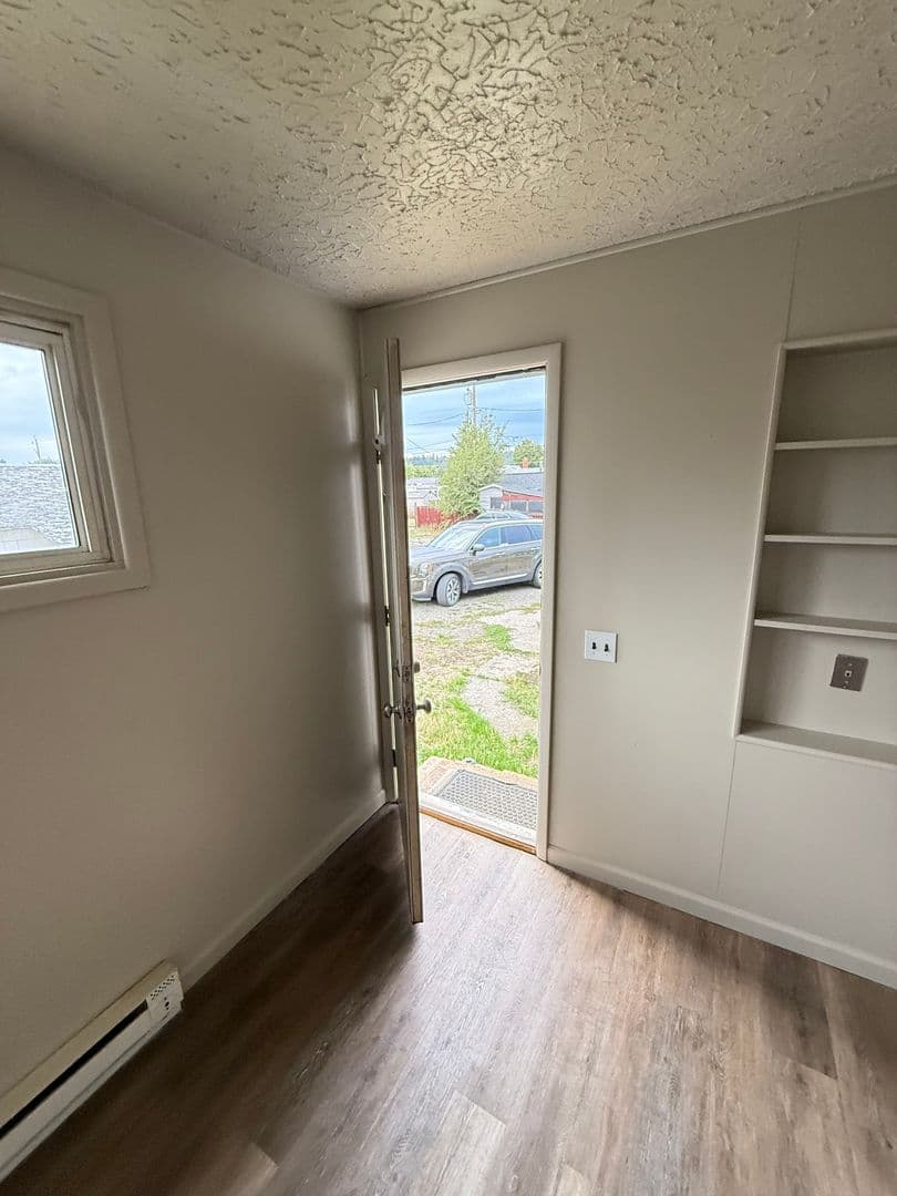 Spokane Valley Apartment: 4415 N Adams Rd