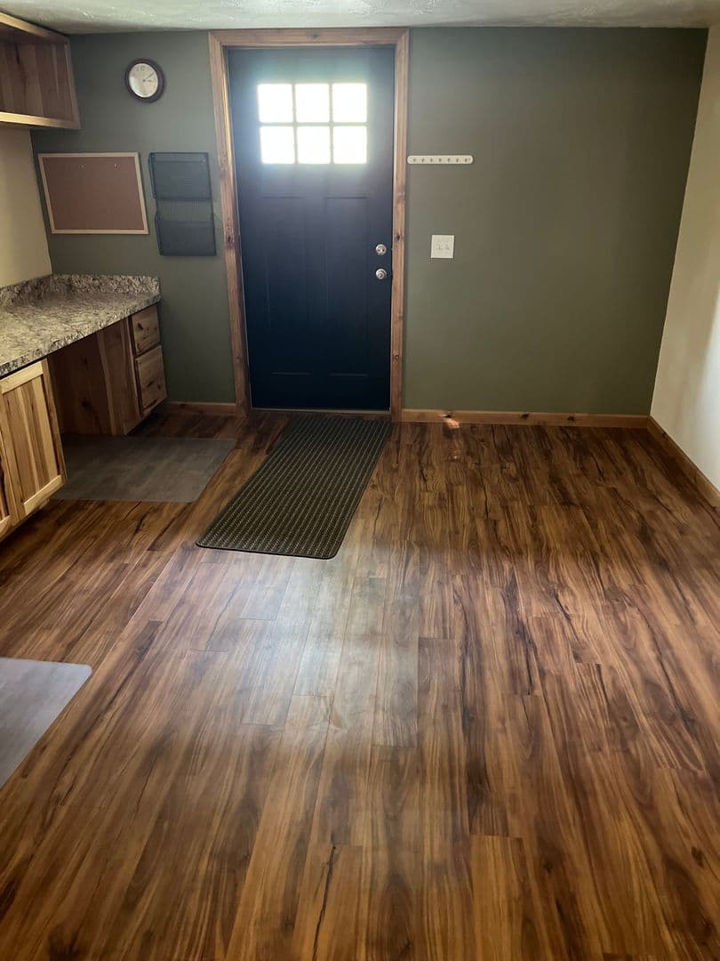 Colbert Apartment: 17704 N Hilltop Rd