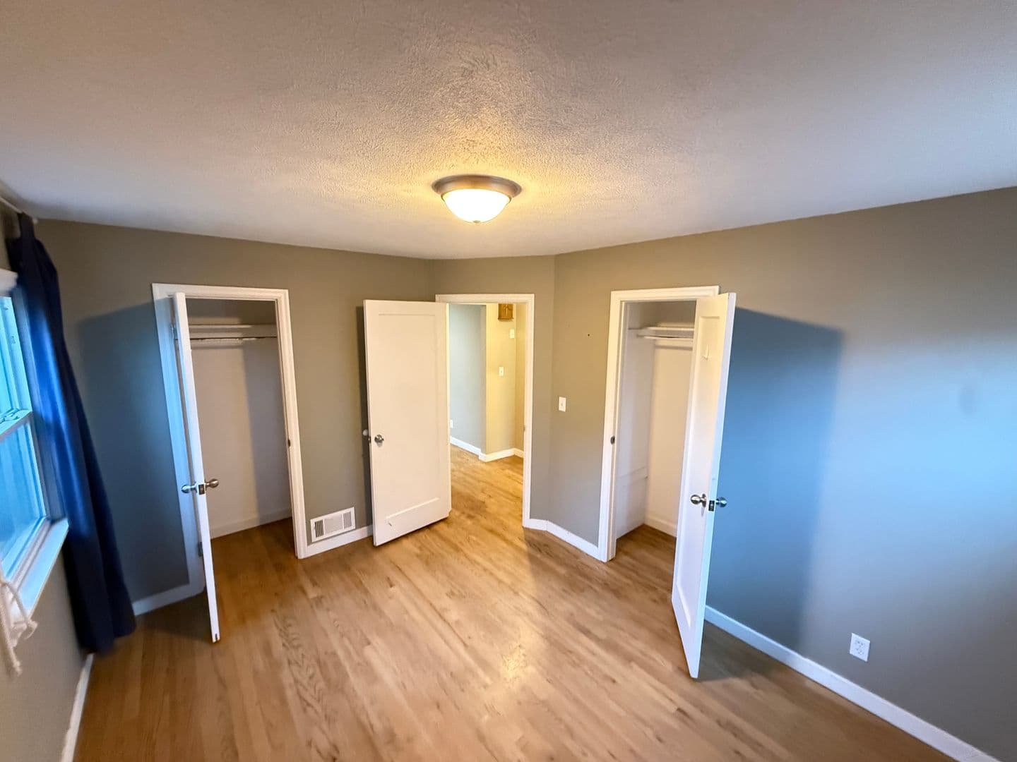 Spokane House: 5817 N Washington St