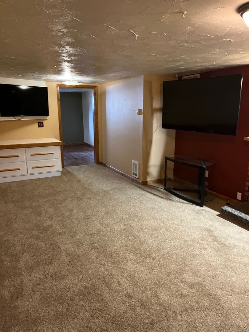 Colbert Apartment: 17704 N Hilltop Rd
