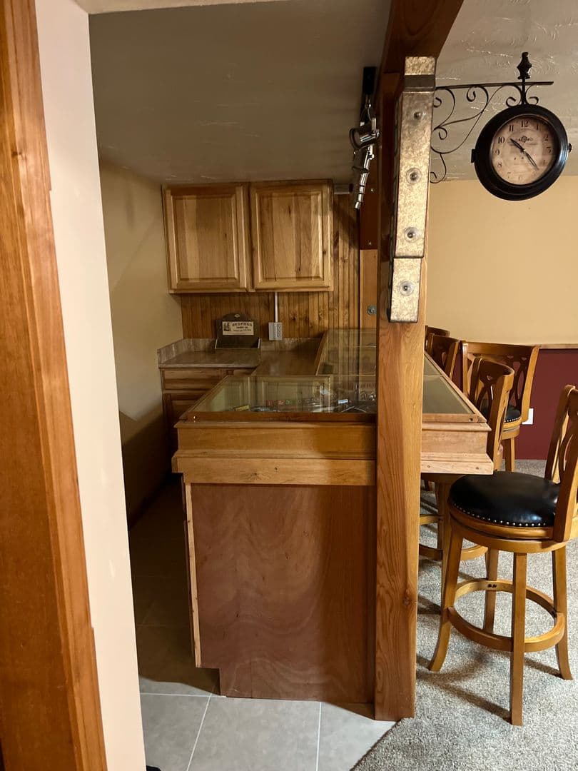Colbert Apartment: 17704 N Hilltop Rd
