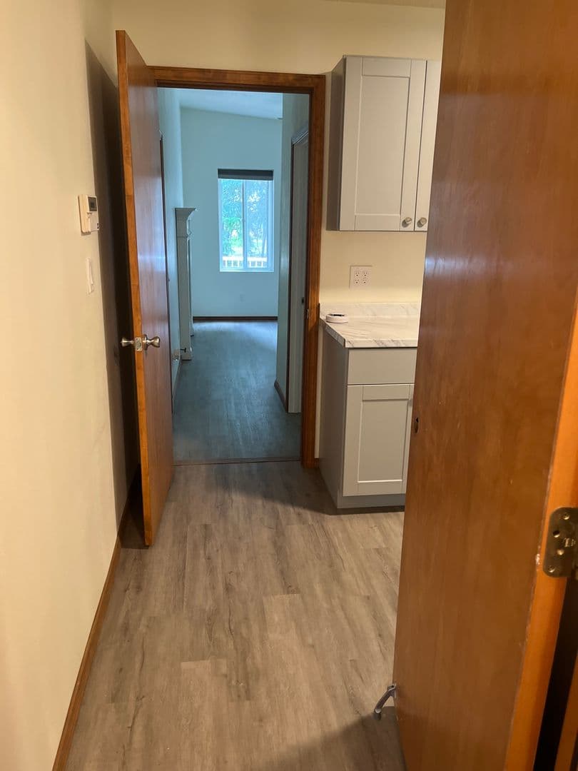 Colbert Apartment: 17704 N Hilltop Rd
