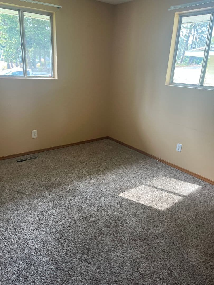 Colbert Apartment: 17704 N Hilltop Rd