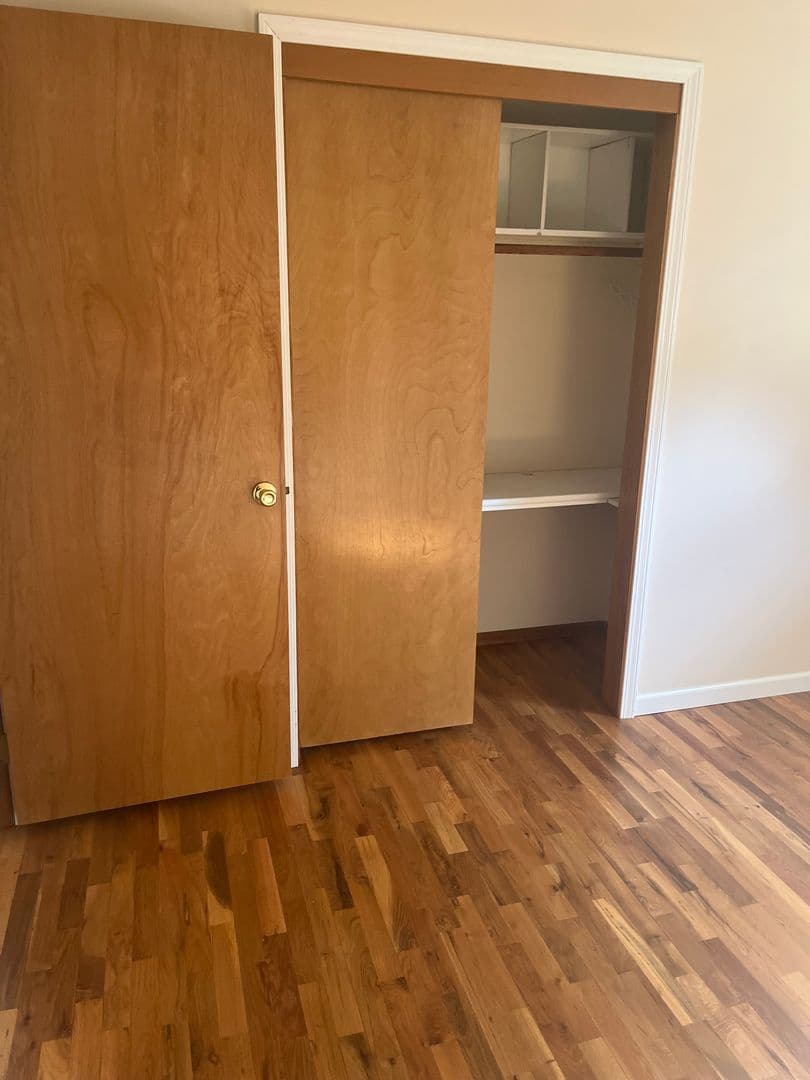 Colbert Apartment: 17704 N Hilltop Rd
