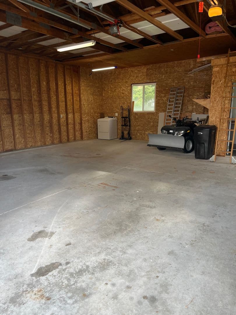 Colbert Apartment: 17704 N Hilltop Rd