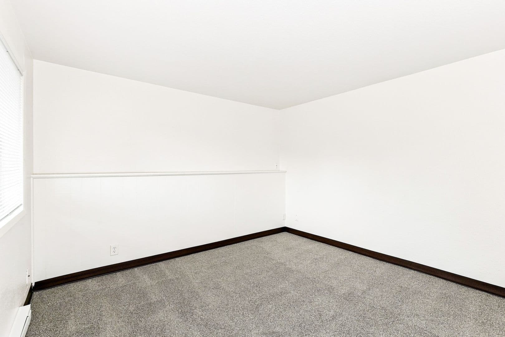 Salem Apartment: 2540 Broadway St NE