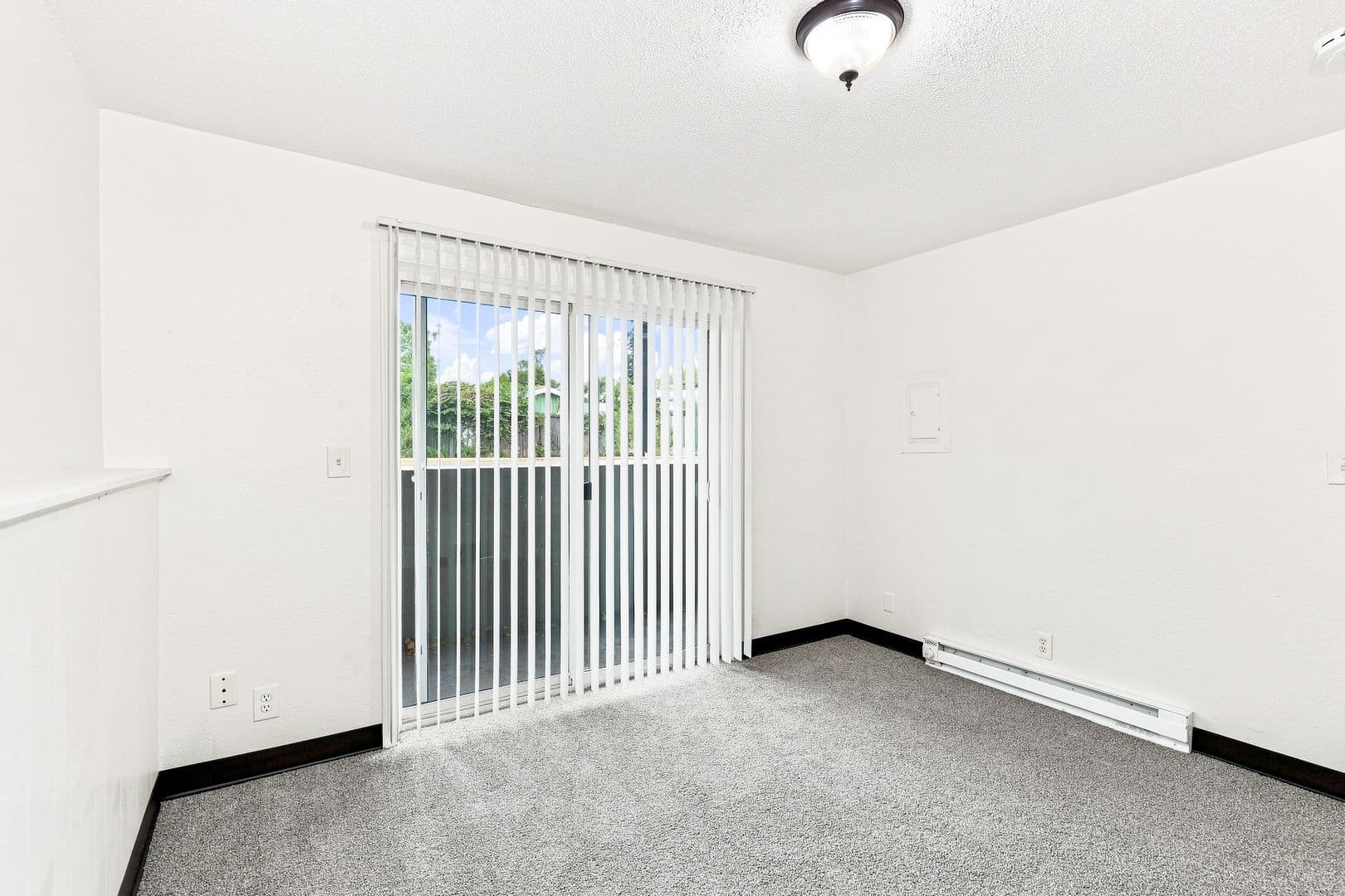 Salem Apartment: 2540 Broadway St NE