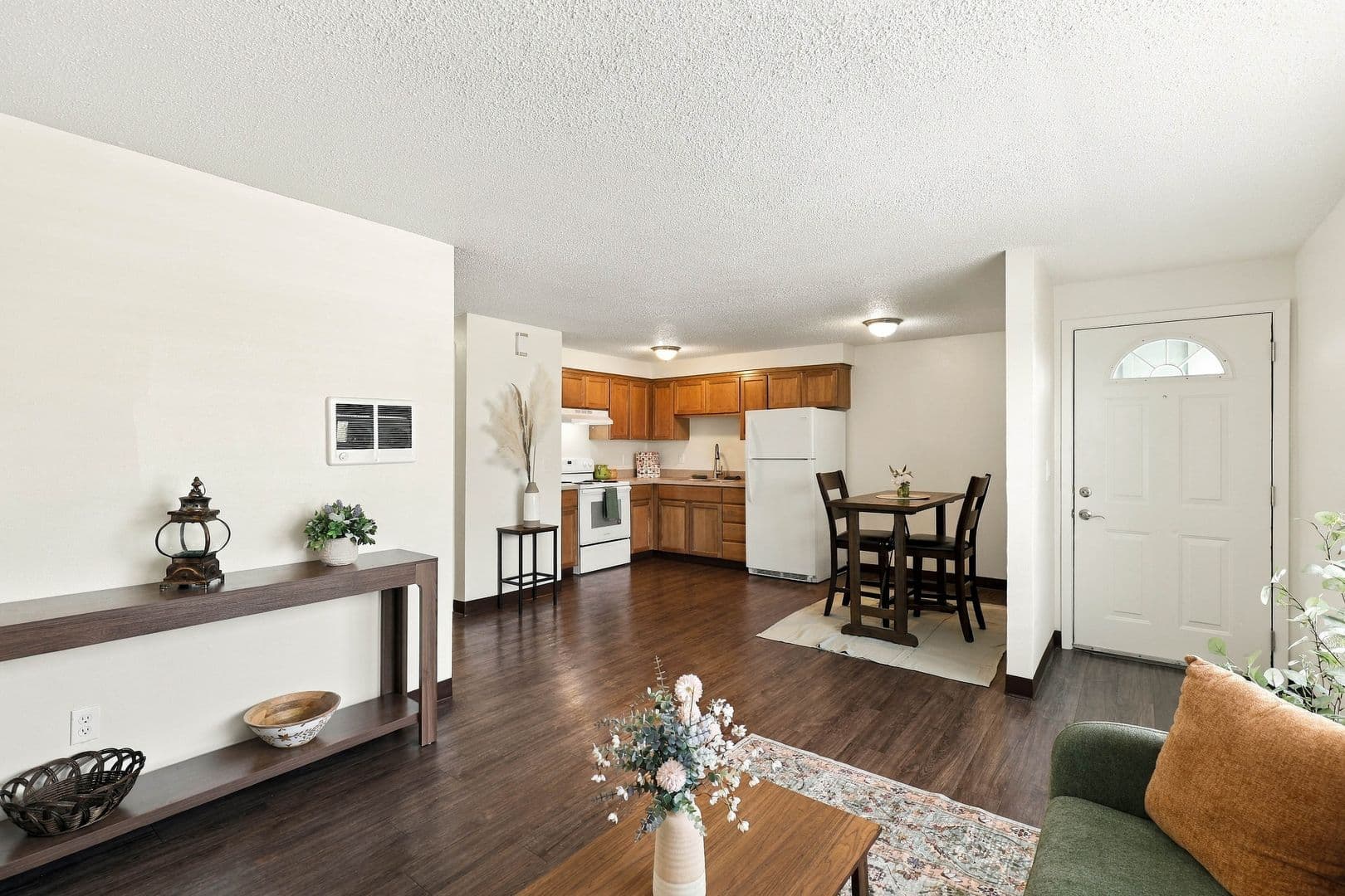 Salem Apartment: 1355-1365 4th Street NE