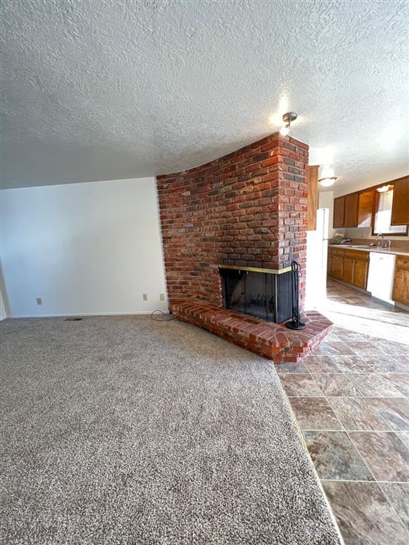 Salem Apartment: 605-611 19th St NE