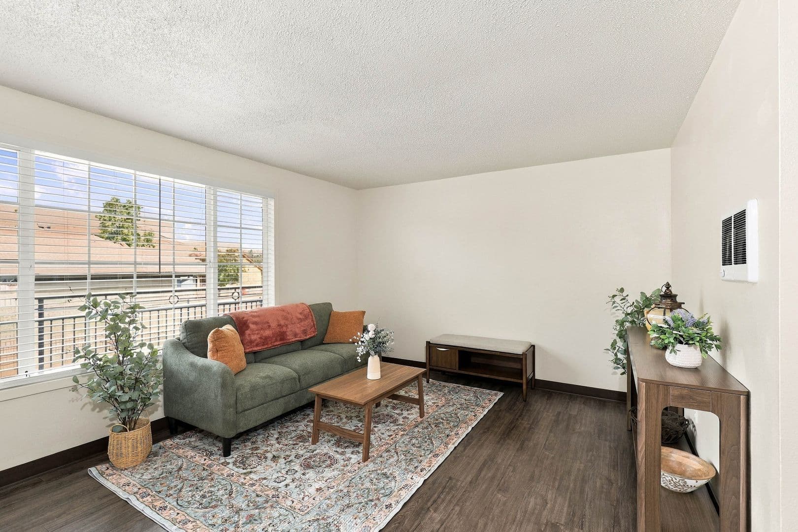 Salem Apartment: 1355-1365 4th Street NE