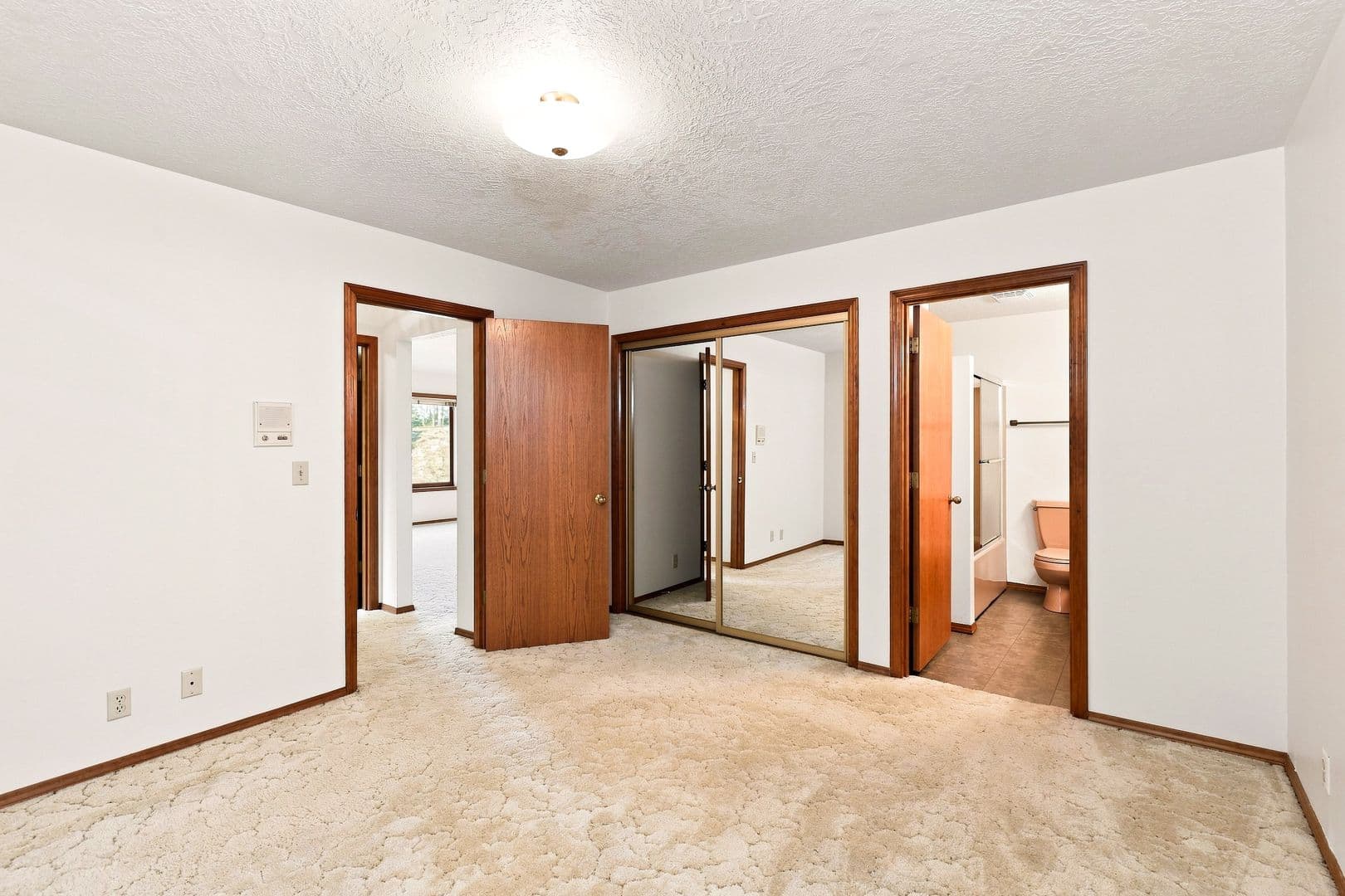 Monmouth House: 751 Catron St N