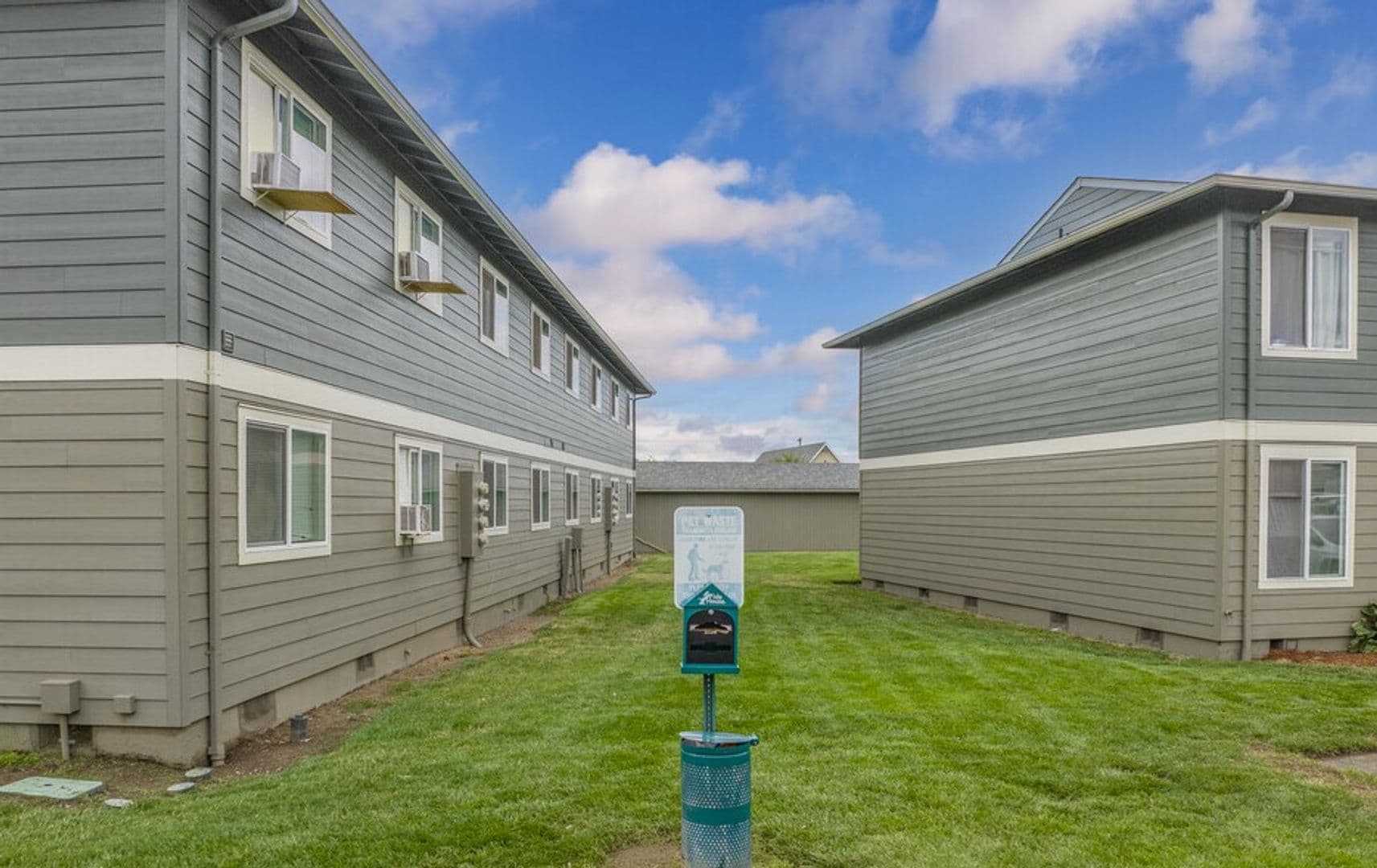 Salem Apartment: 3864 Sunnyview Road NE