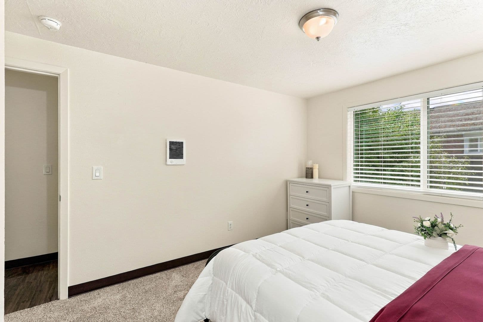Salem Apartment: 1355-1365 4th Street NE