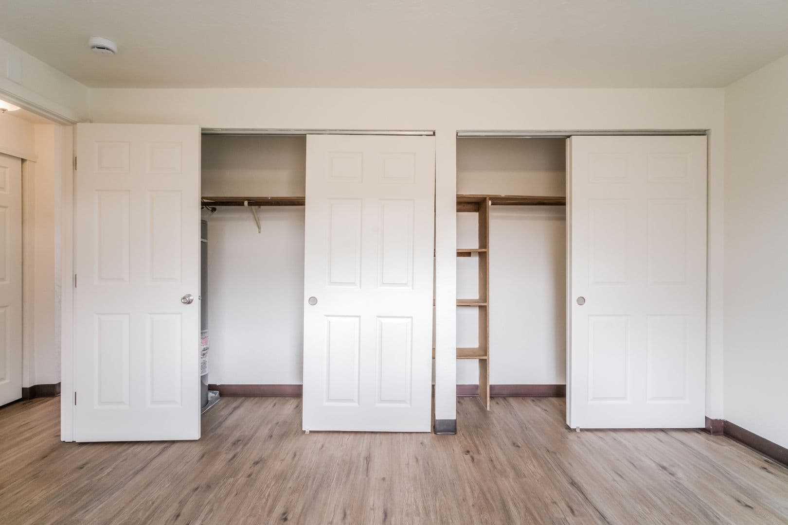 Salem Apartment: 3864 Sunnyview Road NE