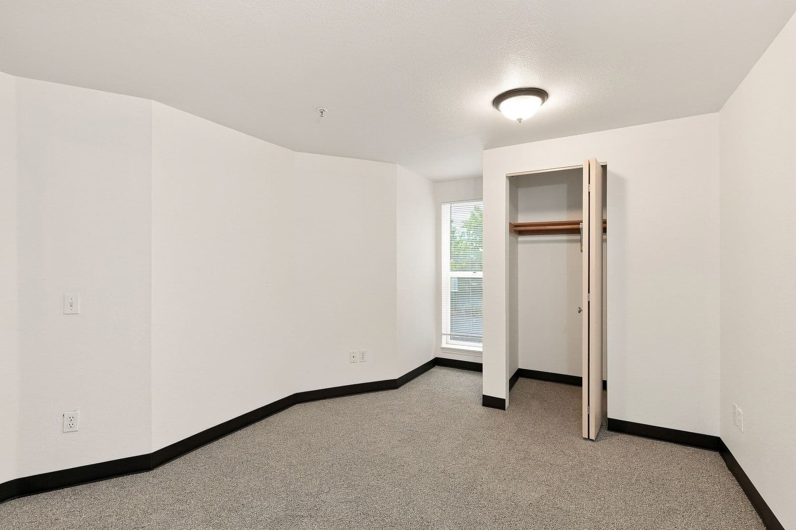 Keizer Apartment: 5110 10th Avenue NE