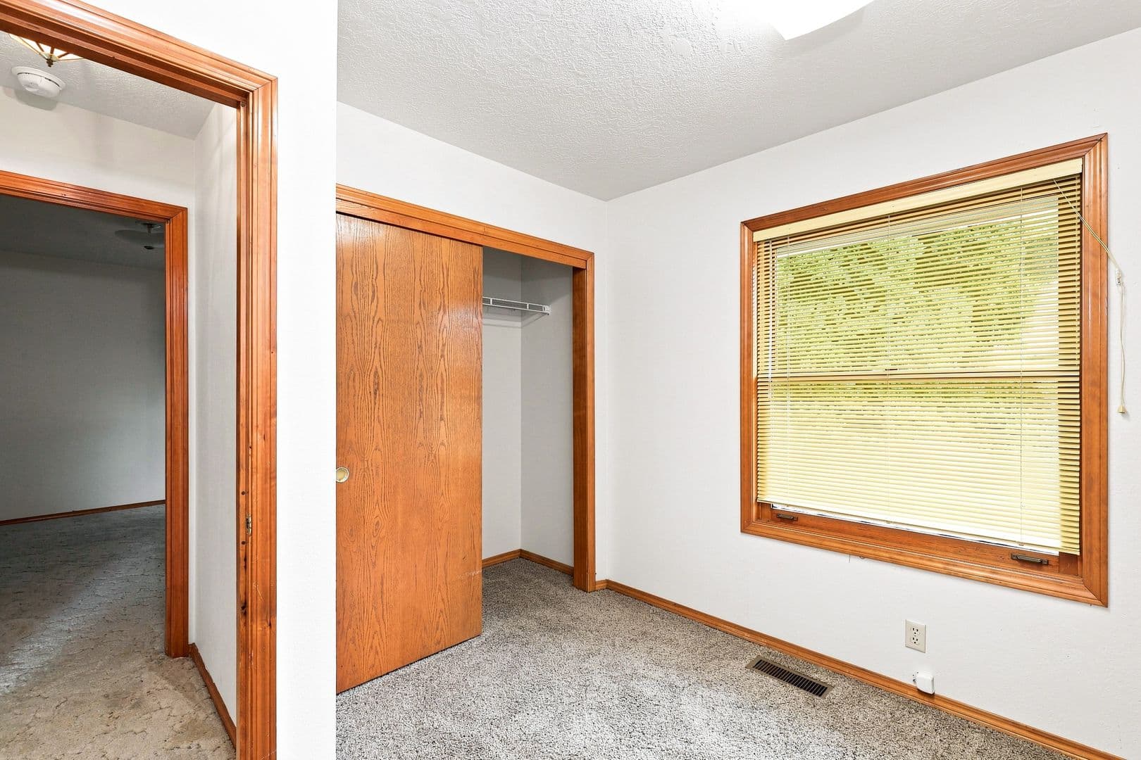 Monmouth House: 751 Catron St N