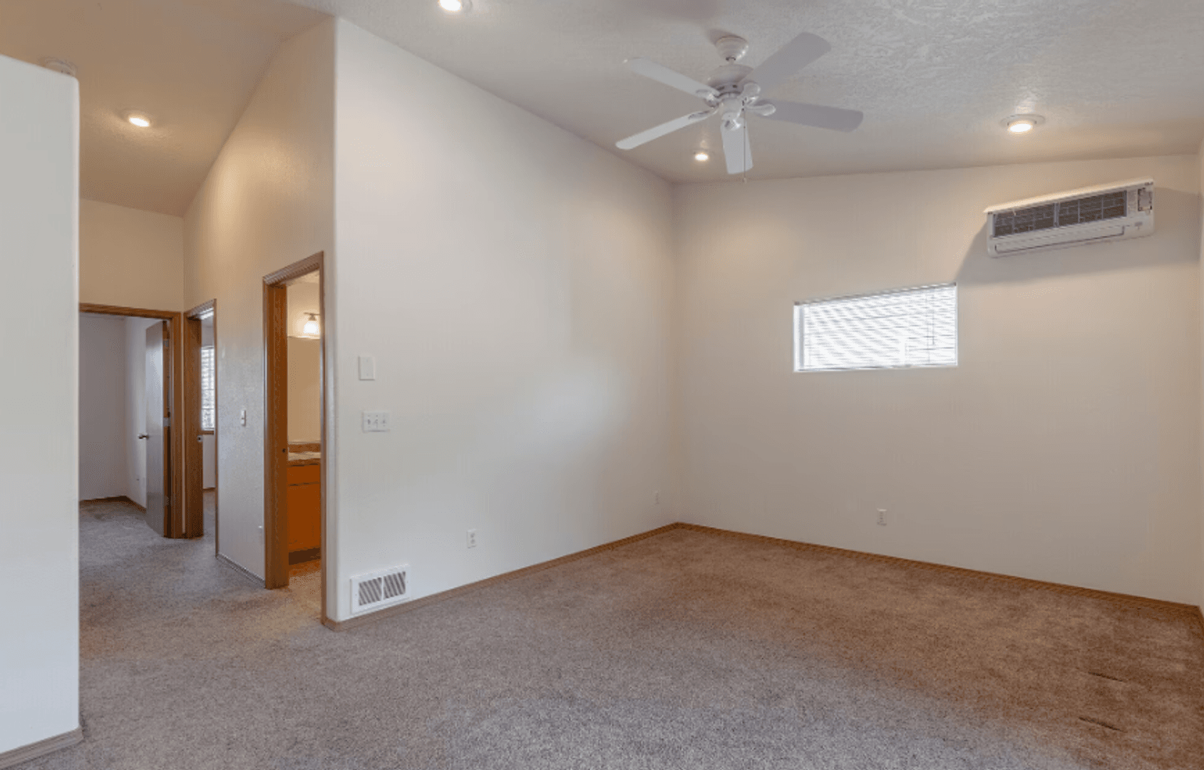 Independence Apartment: 353-367 8th St