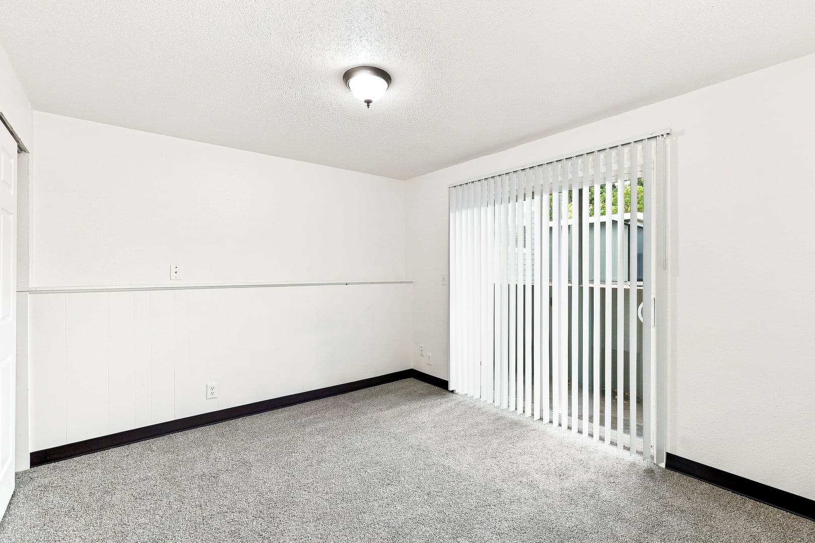 Salem Apartment: 2540 Broadway St NE