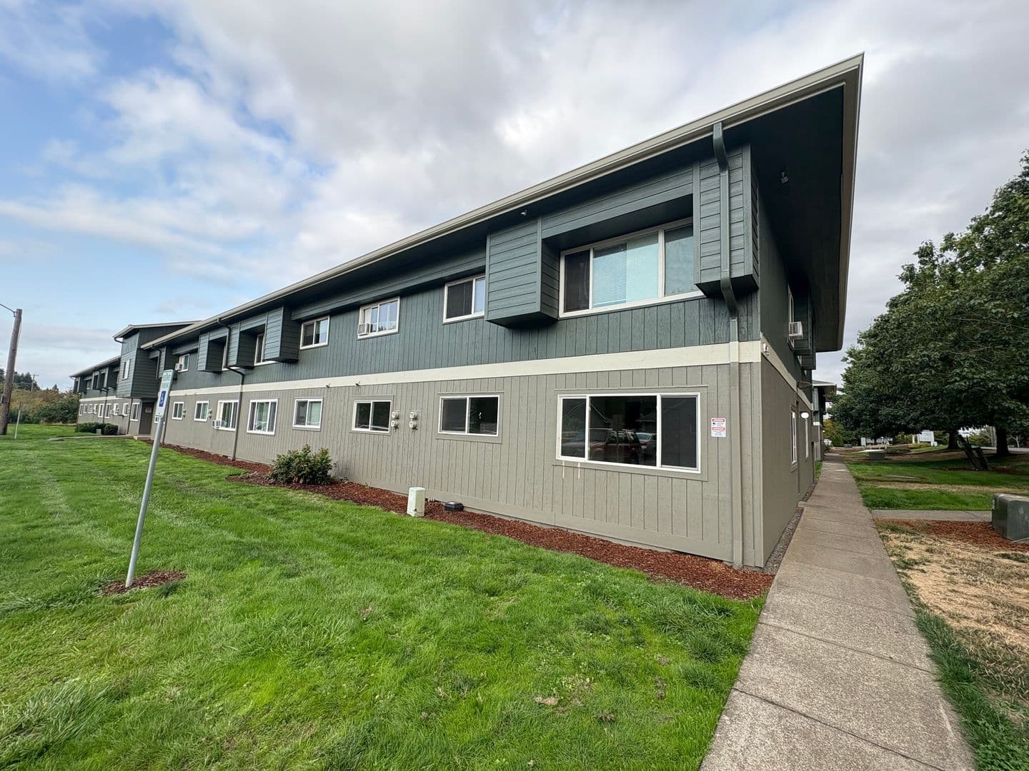 Salem Apartment: 1505 Brush College Road NW
