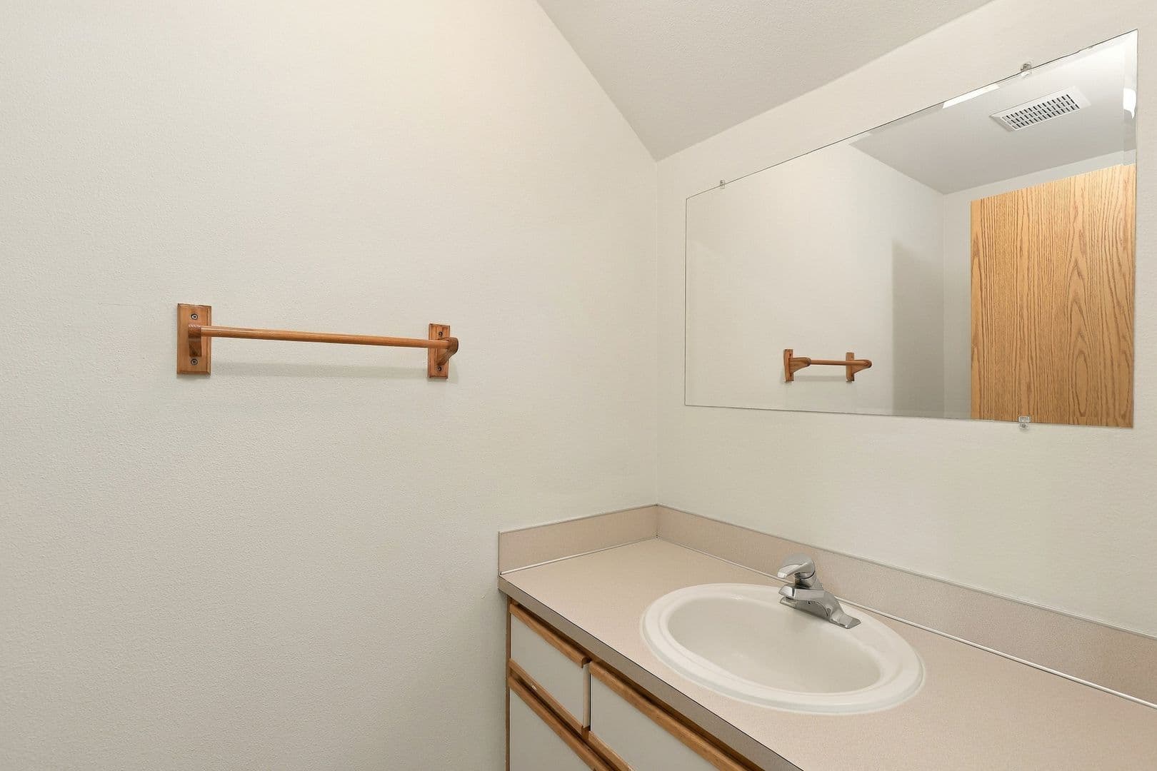 Monmouth Apartment: 366 Main Street W.