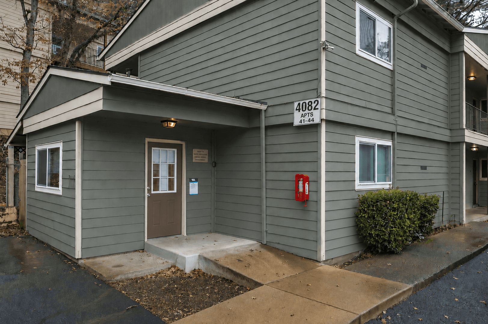 Salem Apartment: 4082 Commercial St. SE
