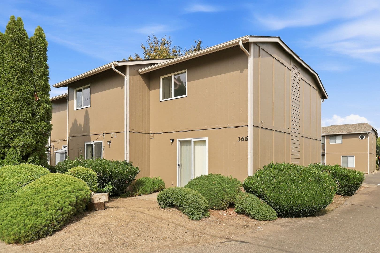 Monmouth Apartment: 366 Main Street W.
