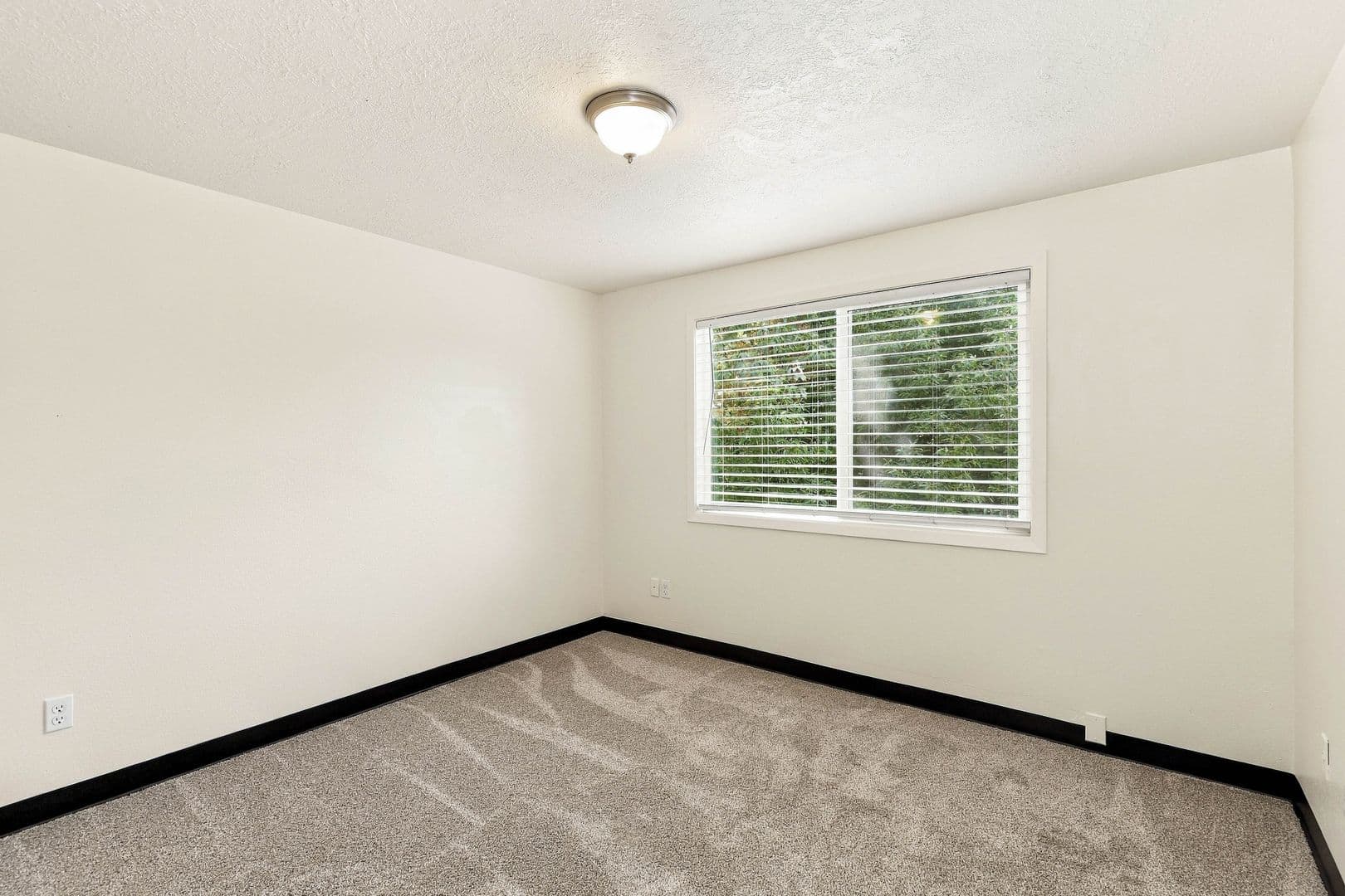 Salem Apartment: 1355-1365 4th Street NE