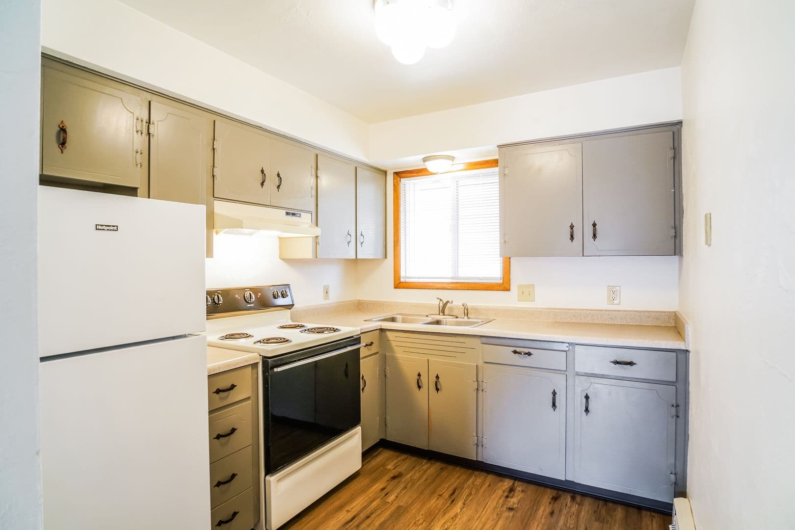 Salem Apartment: 807-889 Liberty Street SE