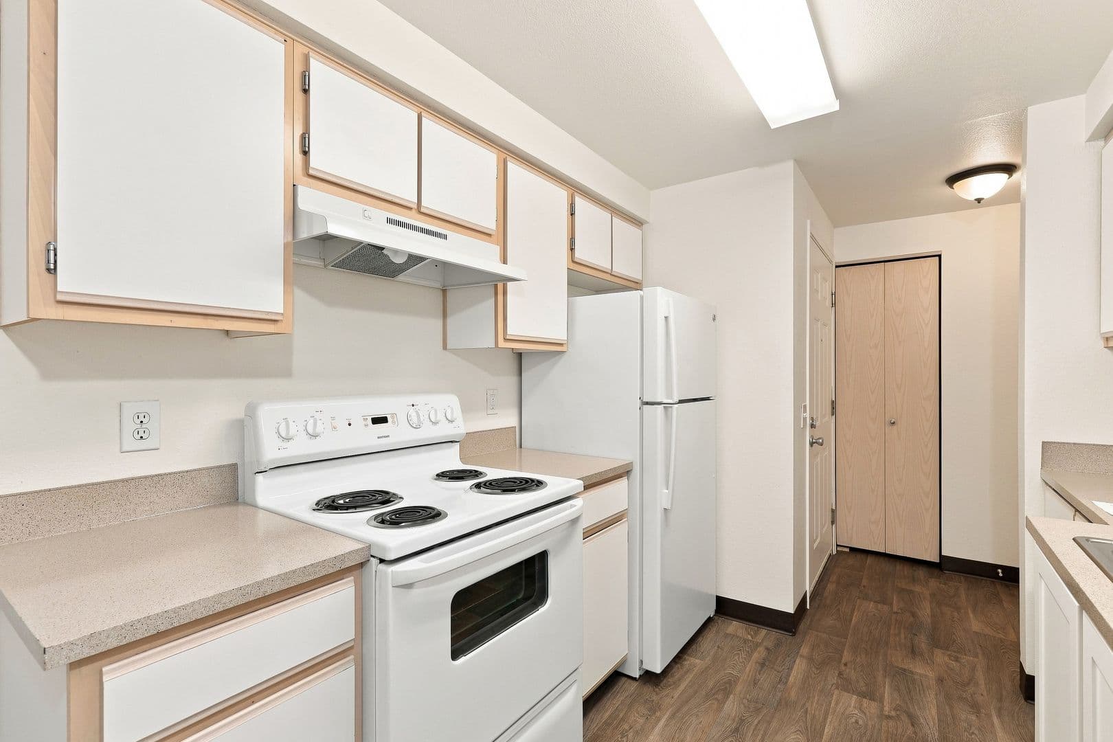 Keizer Apartment: 5110 10th Avenue NE