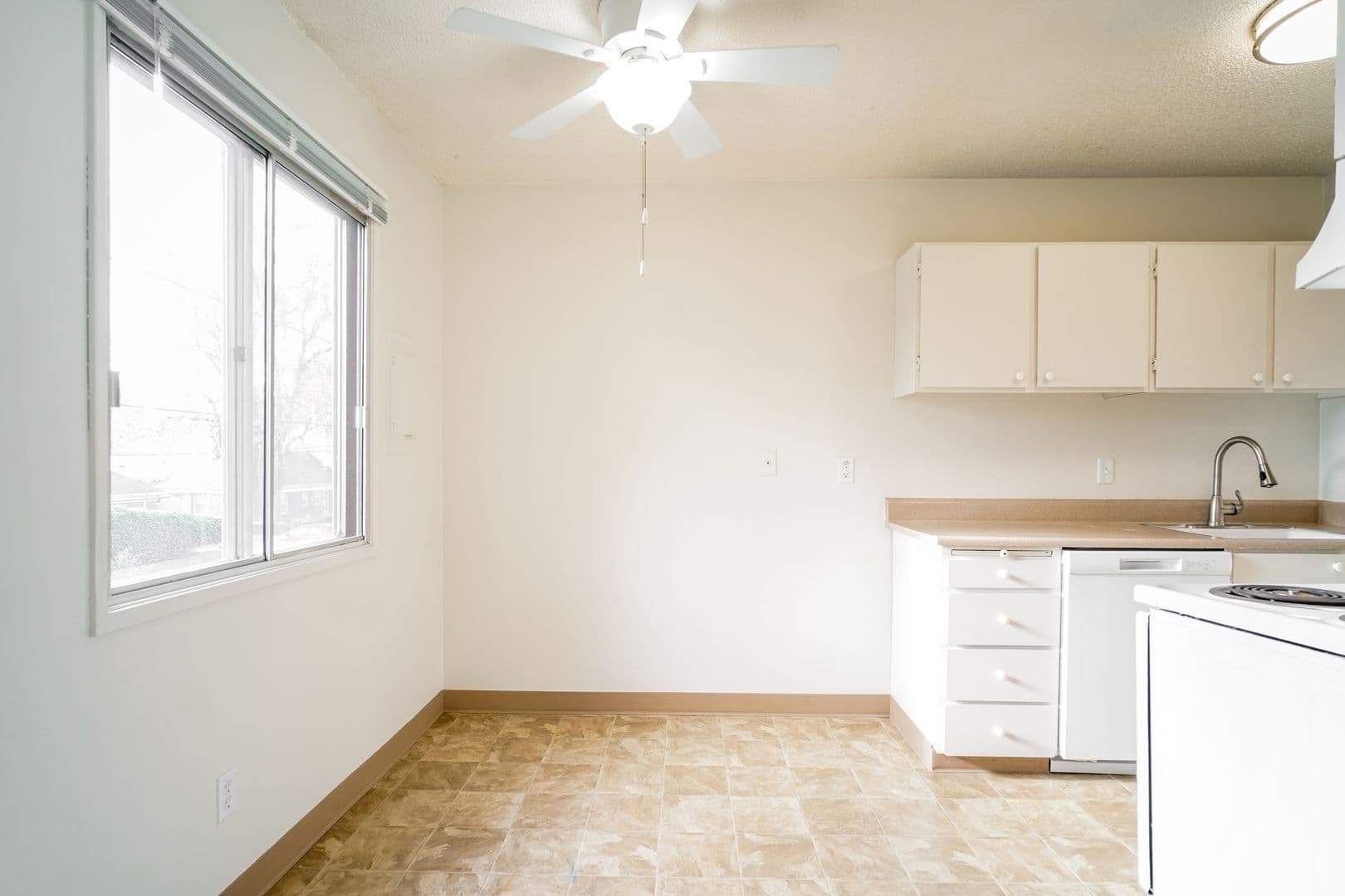 Portland Apartment: 1009 NE 47th Avenue