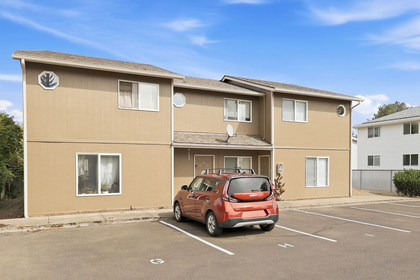 Monmouth Apartment: 366 Main Street W.