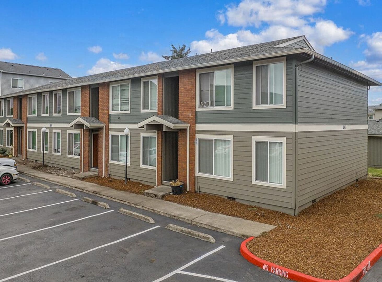 Salem Apartment: 3864 Sunnyview Road NE