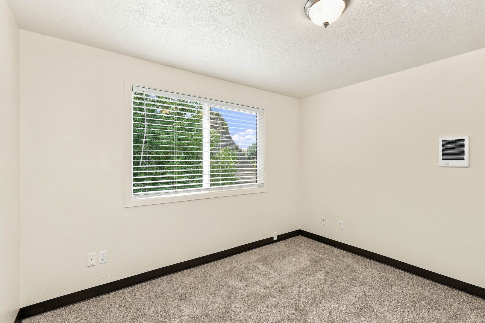 Salem Apartment: 1355-1365 4th Street NE