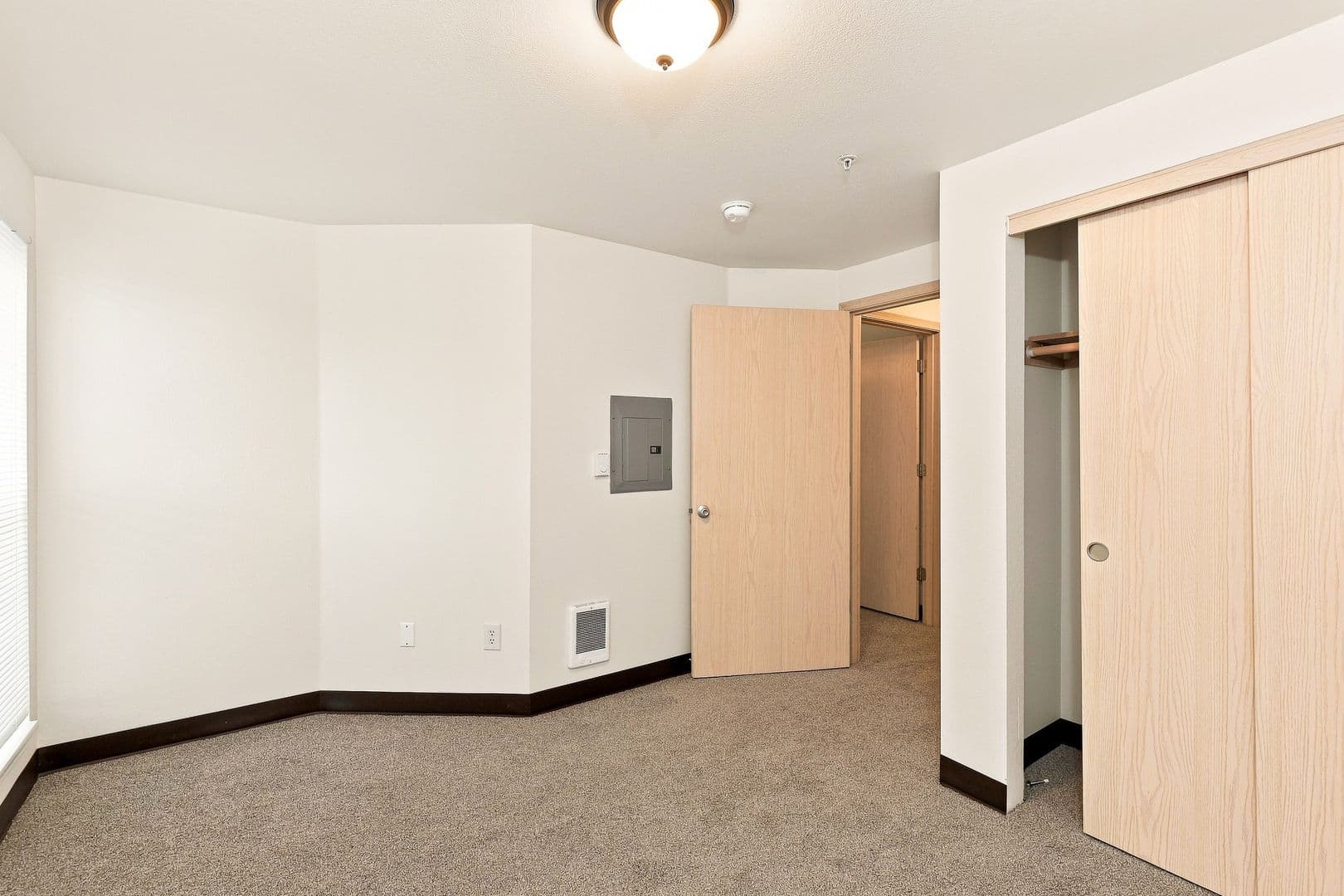 Keizer Apartment: 5110 10th Avenue NE