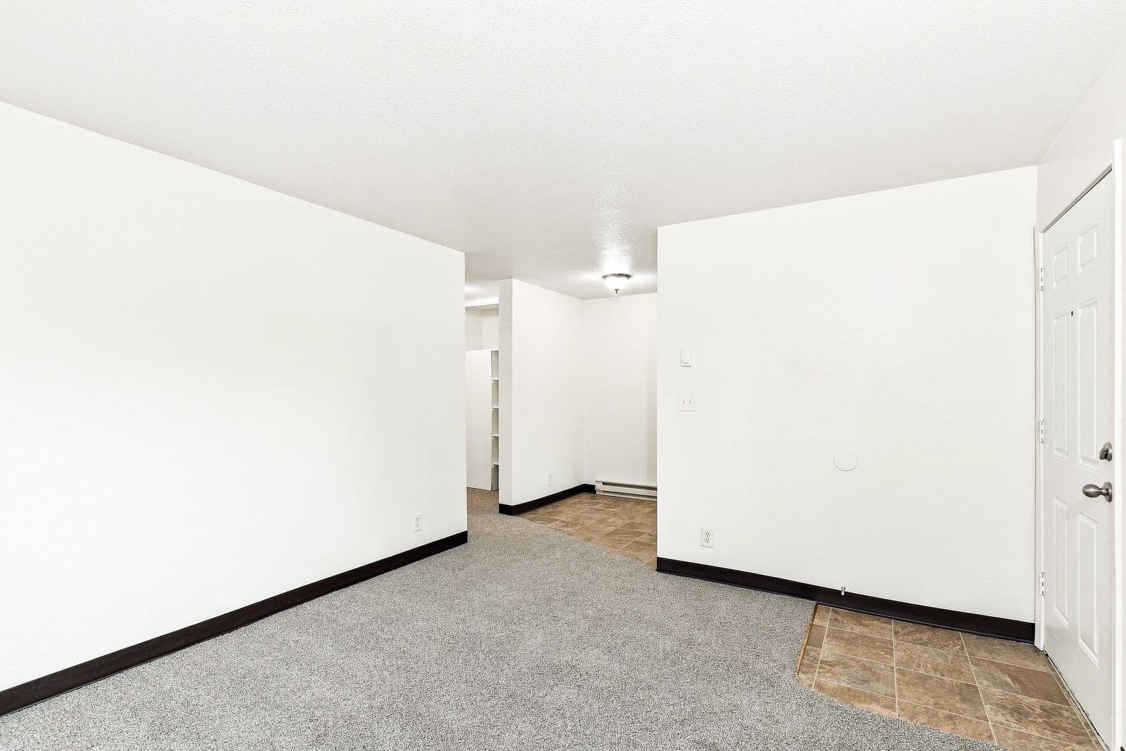 Salem Apartment: 2540 Broadway St NE