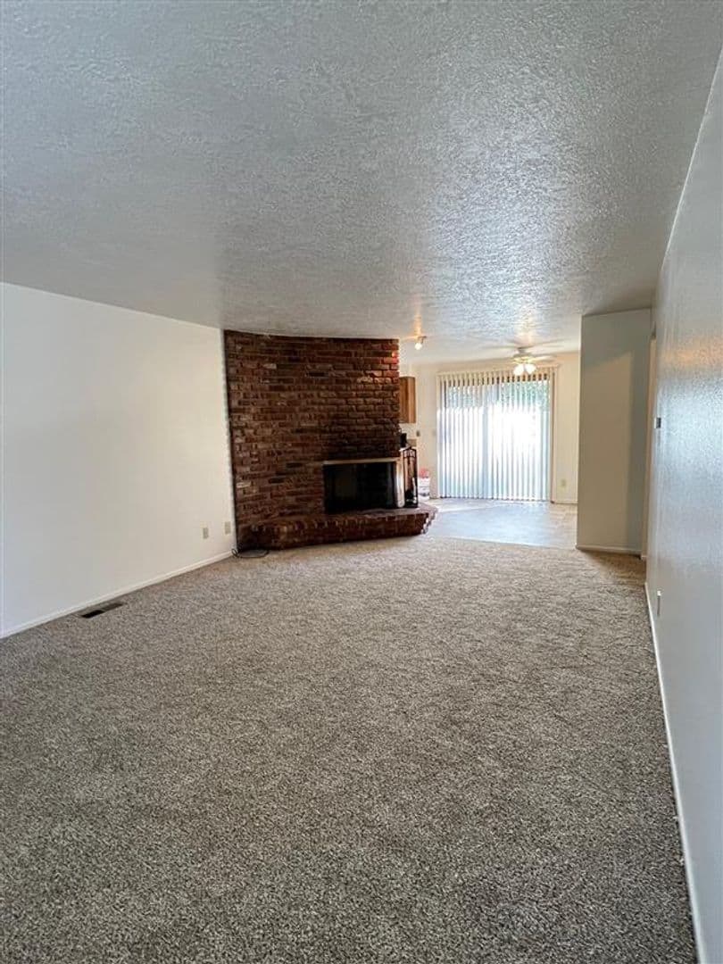Salem Apartment: 605-611 19th St NE