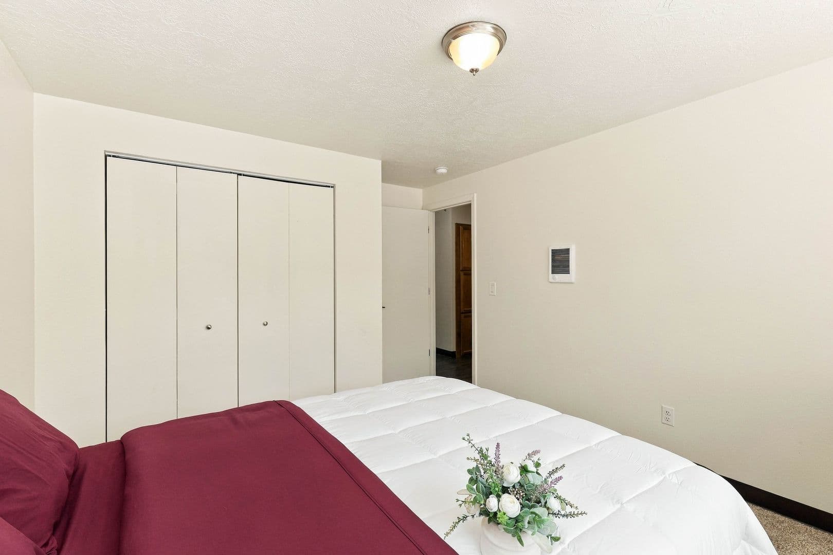 Salem Apartment: 1355-1365 4th Street NE