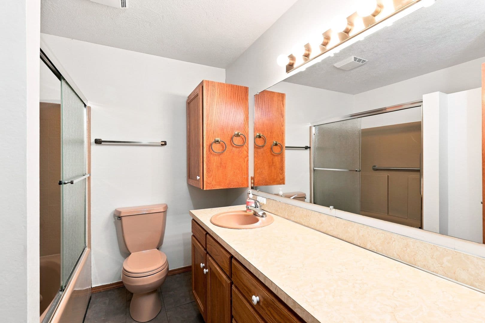 Monmouth House: 751 Catron St N