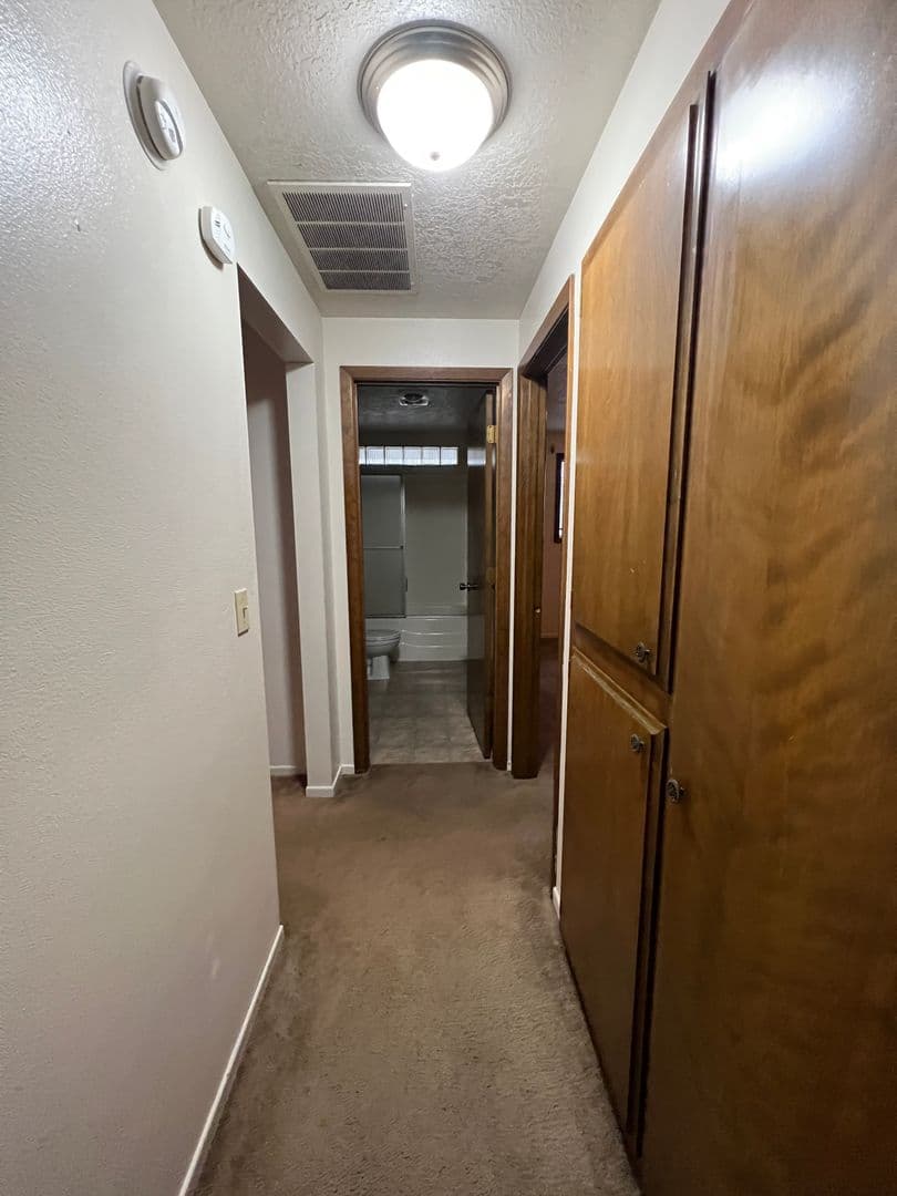 Salem Apartment: 605-611 19th St NE