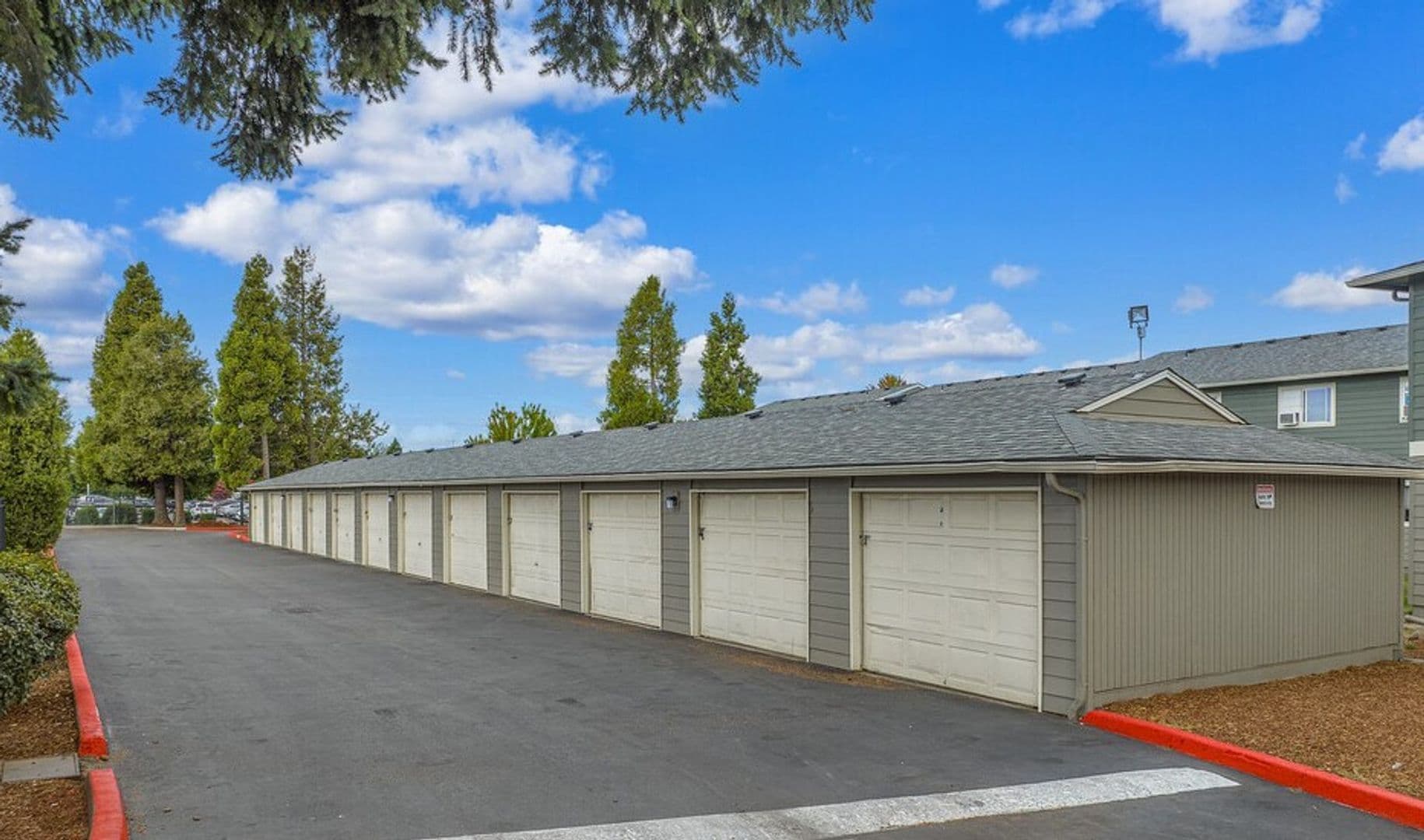 Salem Apartment: 3864 Sunnyview Road NE