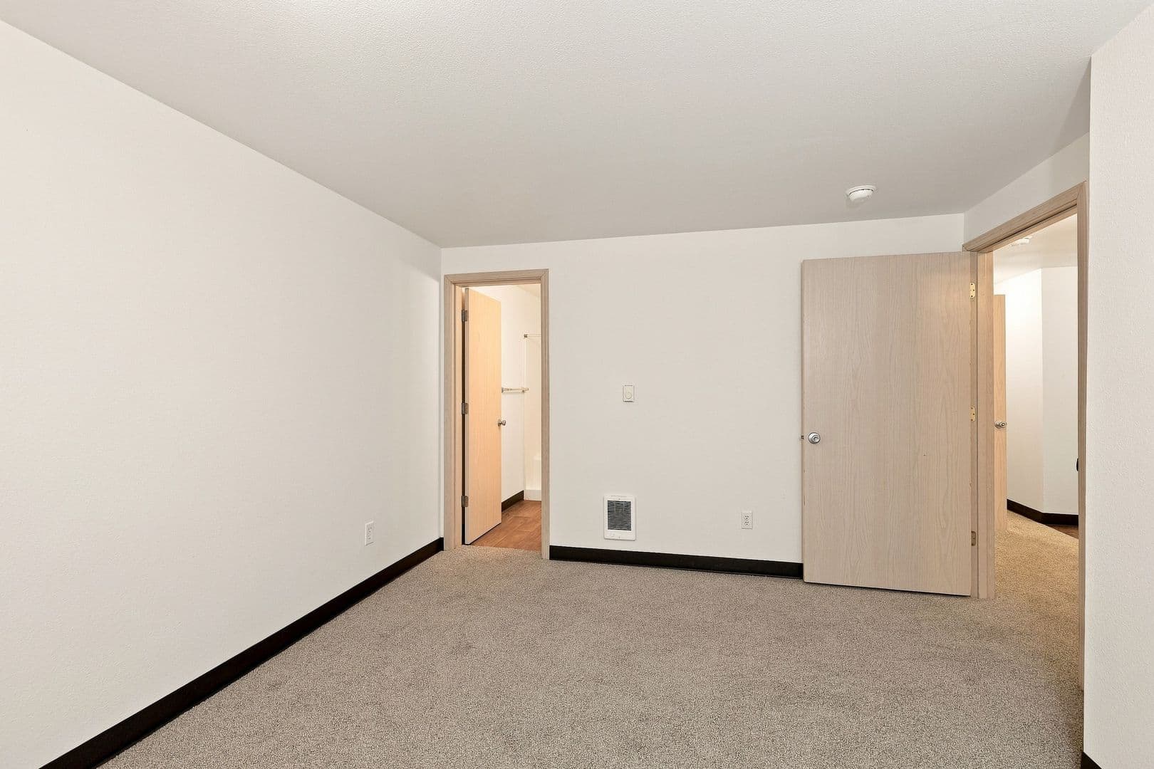 Keizer Apartment: 5110 10th Avenue NE