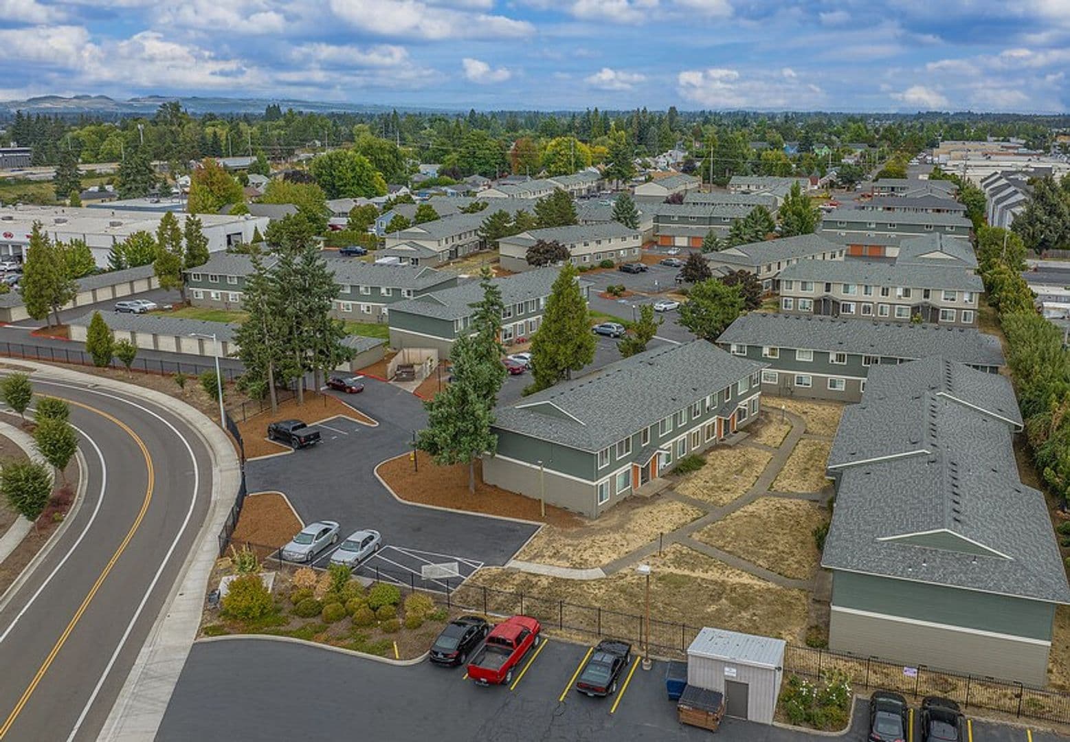 Salem Apartment: 3864 Sunnyview Road NE