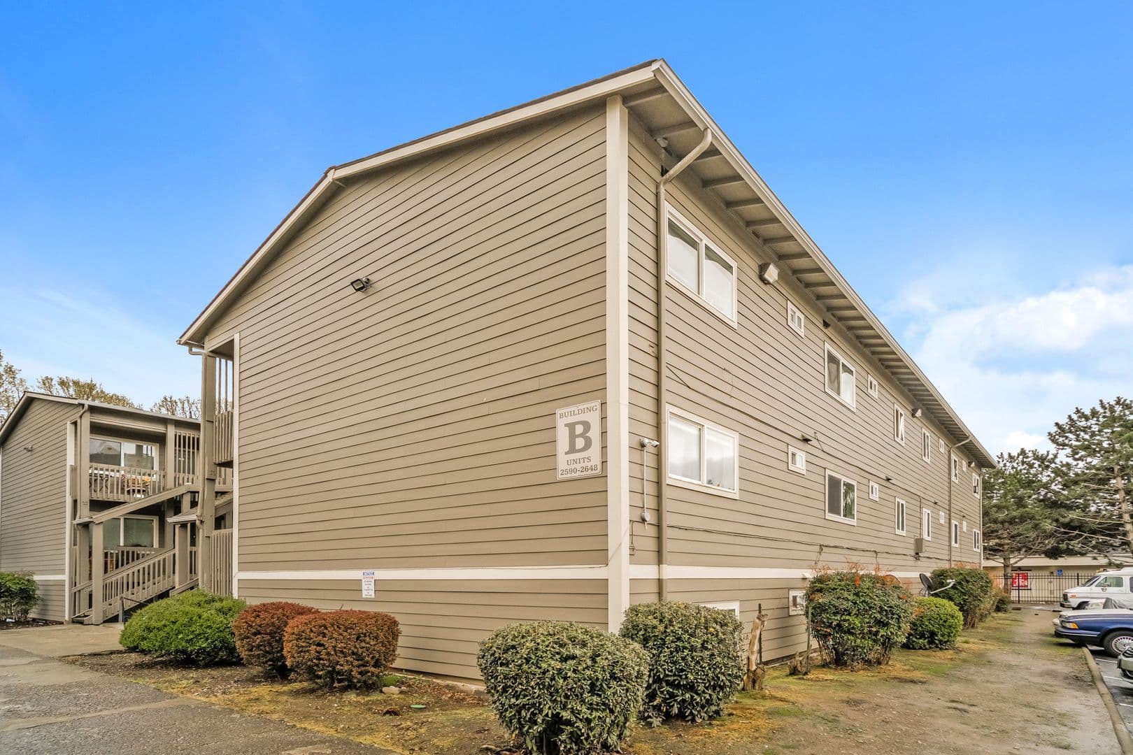 Salem Apartment: 2540 Hyacinth St NE