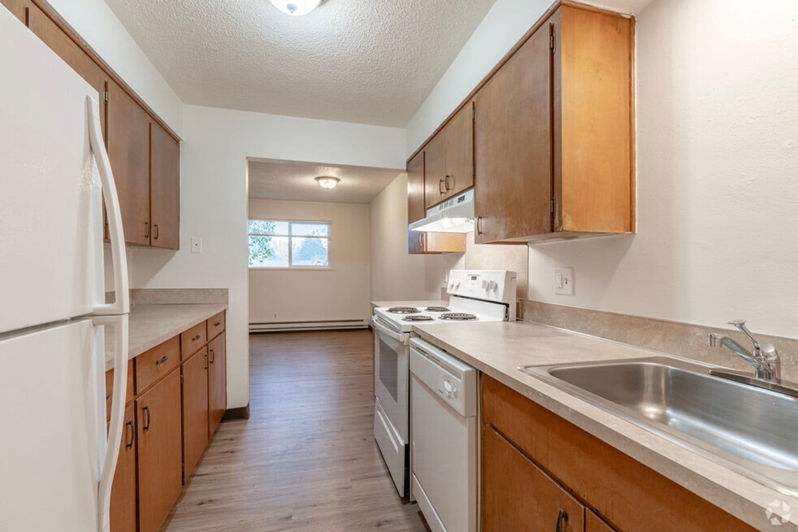 Salem Apartment: 4082 Commercial St. SE