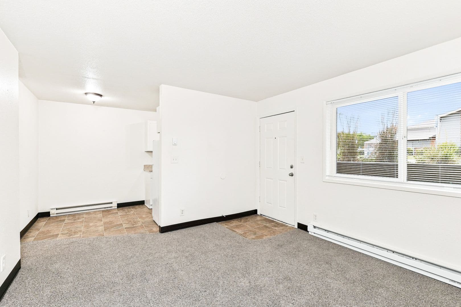 Salem Apartment: 2540 Broadway St NE