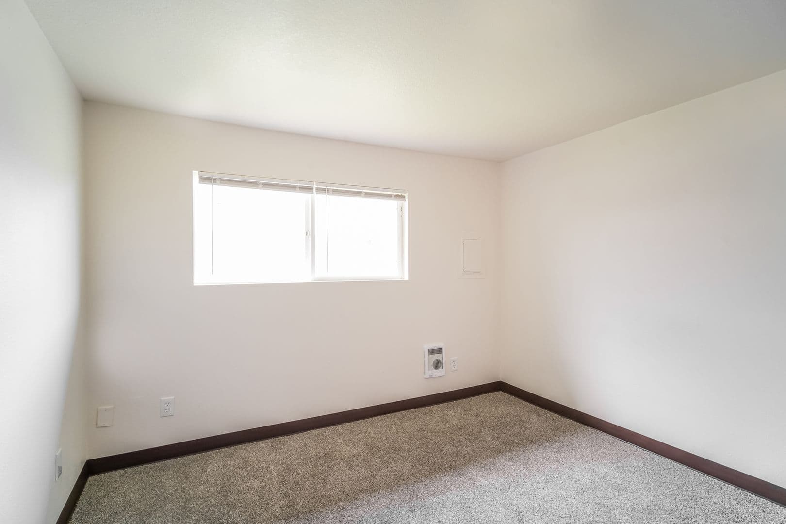 Salem Apartment: 1505 Brush College Road NW