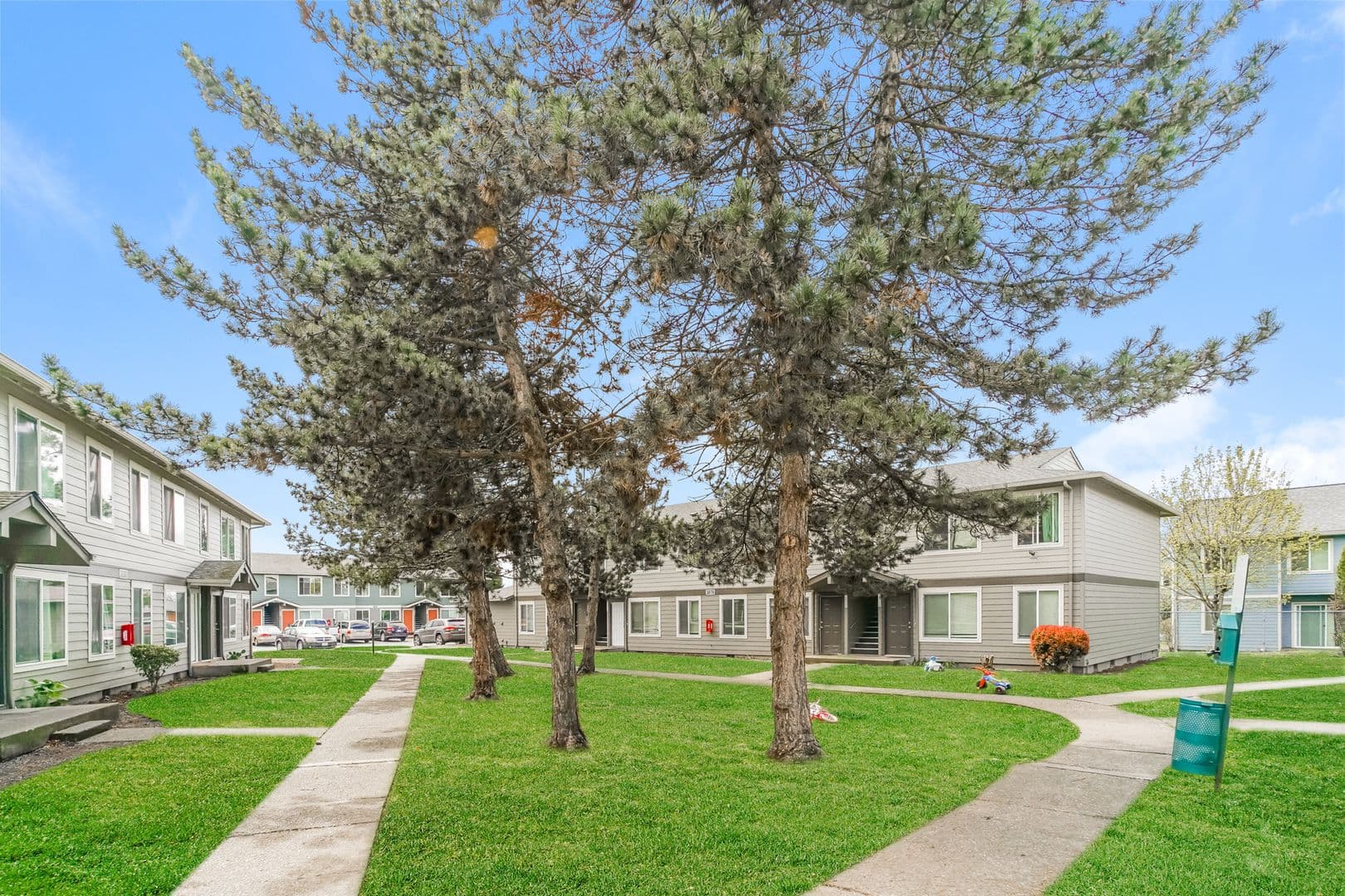Salem Apartment: 3864 Sunnyview Road NE