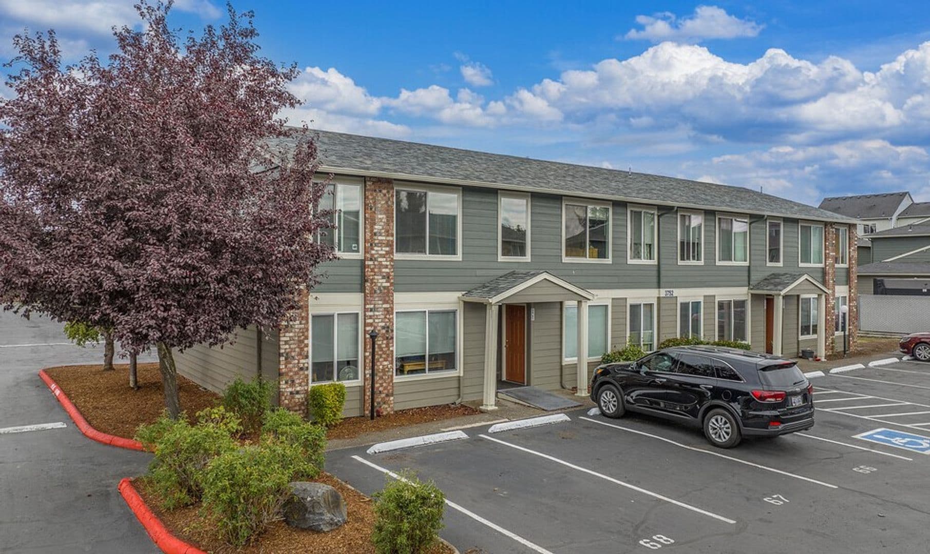Salem Apartment: 3864 Sunnyview Road NE