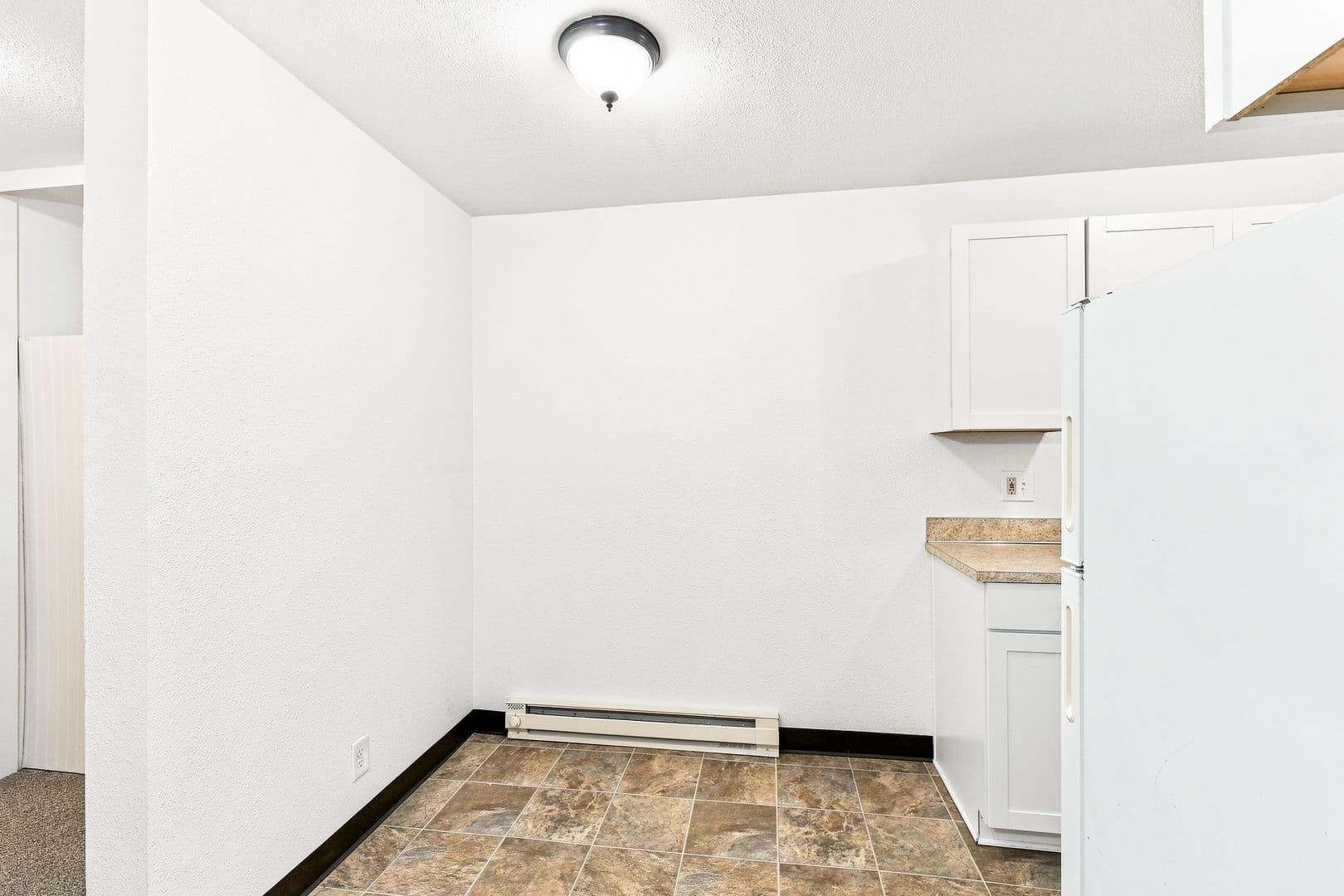 Salem Apartment: 2540 Broadway St NE
