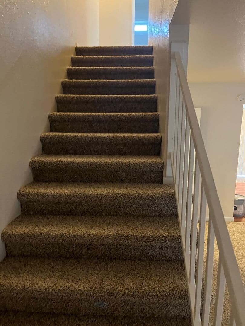 Salem Apartment: 2475-2497 Broadway Street NE 460-476 Locust Street NE
